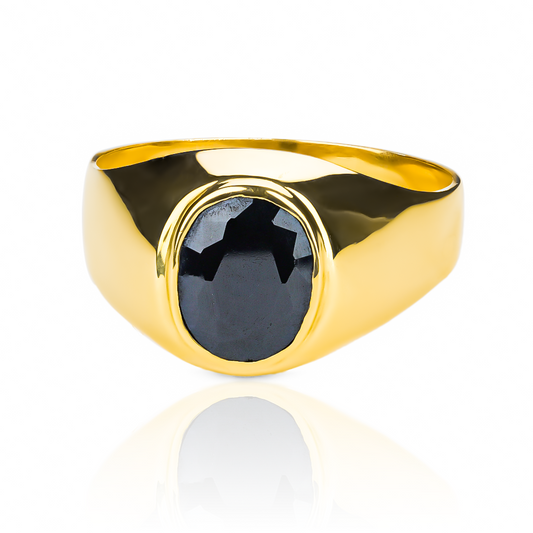 Anillo Classic Ring H de Joyería Caracas es una verdadera joya exclusiva. Con su acabado en oro 18k, este anillo simboliza el lujo y la elegancia. Además, cuenta con una garantía de por vida.