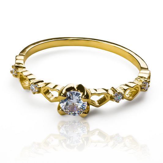 Anillo de compromiso con el corazón. Fabricado con Joyería Caracas y oro 18k de la más alta calidad, cuenta con un certificado de garantía para toda la vida.