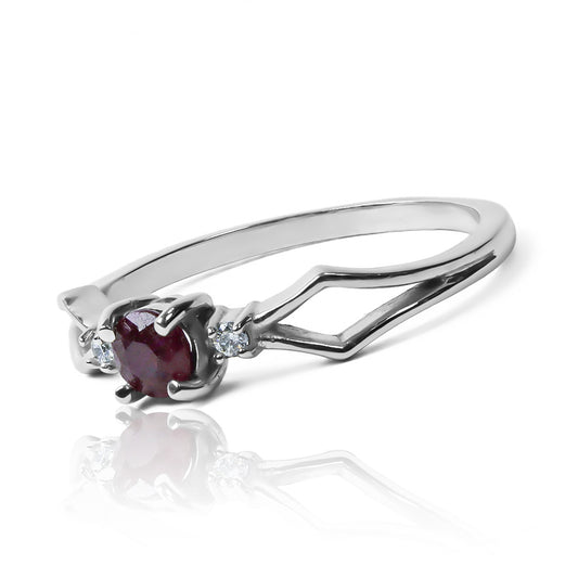 Anillo cricket rubí fabricado por Joyería Caracas en oro 18k, cuenta con un certificado de calidad y garantía de por vida.