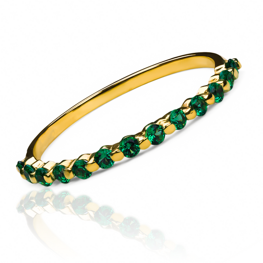 Anillo cristales seguidos JC green. Fabricado con Joyería Caracas y oro 18k de alta calidad, garantizamos una pieza que te acompañará toda la vida.