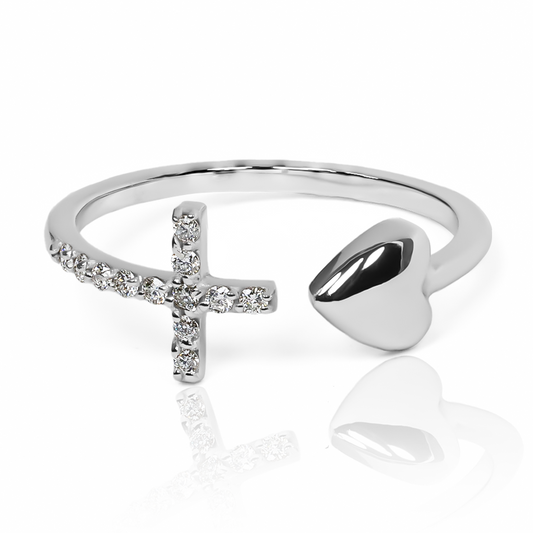 Anillo cross and heart fabricado por Joyería Caracas en oro 18k, es una verdadera joya de lujo, cuenta con garantía de por vida.