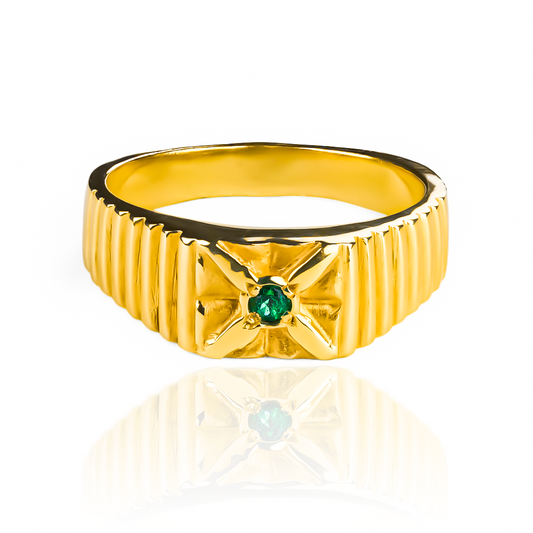 En Joyería Caracas, nuestro Anillo cruz H esmeralda J es una obra de arte con su diseño exclusivo y en oro 18k. Con garantía para toda la vida.