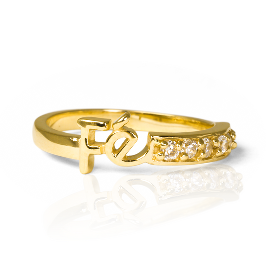 Anillo fe de Joyería Caracas. Fabricado con oro 18k y con una garantía de por vida, este anillo es una verdadera joya que le acompañará para siempre.