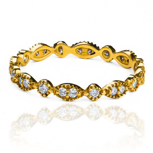 Anillo funcy eye de Joyería Caracas. Hecho de oro 18k y adornado con brillantes diamantes, este elegante anillo es una pieza de lujo que te garantiza disfrutarlo para toda la vida.