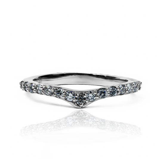 Anillo pisargolla corazón enamorado de oro 18k de Joyería Caracas. Cuenta con garantía para toda la vida.