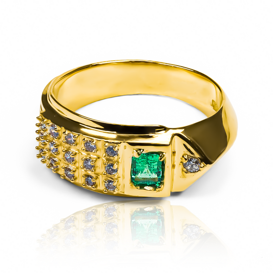 Anillo de Joyería Caracas es un verdadero tesoro con su acabado en oro de 18k y una impresionante punta de diamante. Además, cuenta con una garantía para toda la vida.