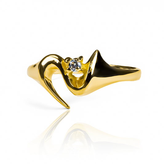 Anillo srinG, una Joyería Caracas de diseño elegante y exclusivo. Hecho con oro 18k, este anillo srinG es una declaración de lujo que es garantía para toda la vida.