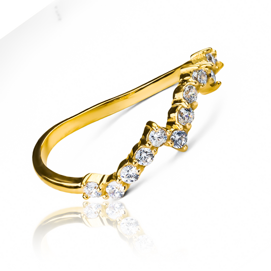 Joyería Caracas con nuestro Anillo torsión JC. Hecho en oro 18k, este anillo no solo es una joya impresionante, sino que también viene con garantía de por vida.