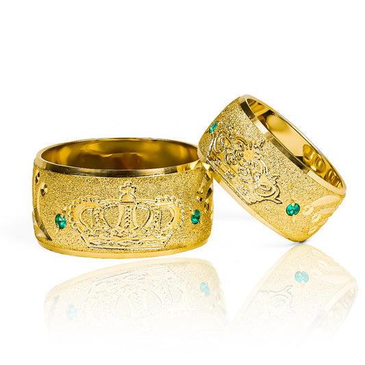 Argollas de matrimonio King & Queen, elaboradas en oro 18k por Joyería Caracas, cuentan con un certificado de calidad y garantía de por vida.