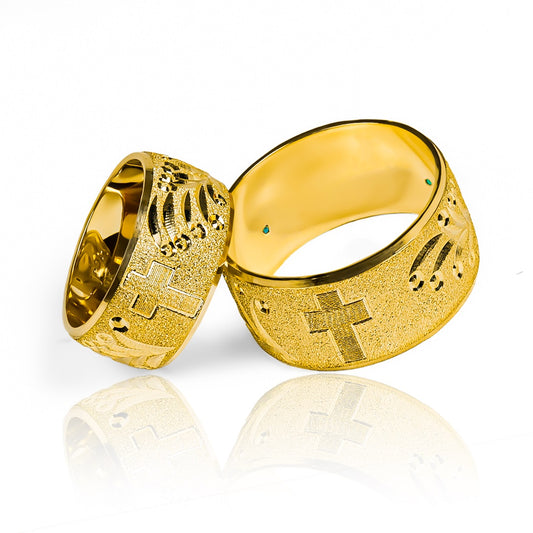 Argollas de matrimonio King & Queen, elaboradas en oro 18k por Joyería Caracas, cuentan con un certificado de calidad y garantía de por vida.