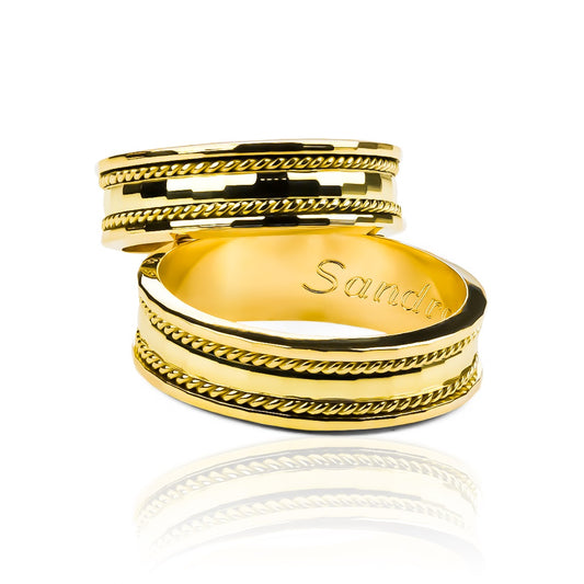 Argollas de matrimonio Lazo Convexos, fabricados en oro 18k de Joyería Caracas, cada anillo viene con un certificado de calidad que garantiza su autenticidad y durabilidad para toda la vida.