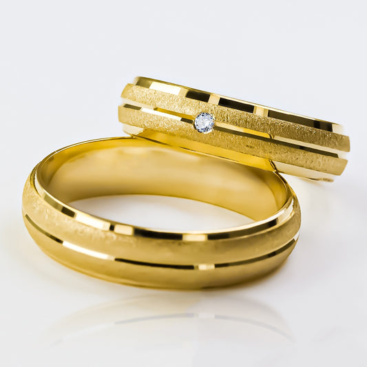 Argollas de matrimonio online love, fabricadas en oro 18k de Joyería Caracas, cuenta con certificado de calidad y garantía para toda la vida.