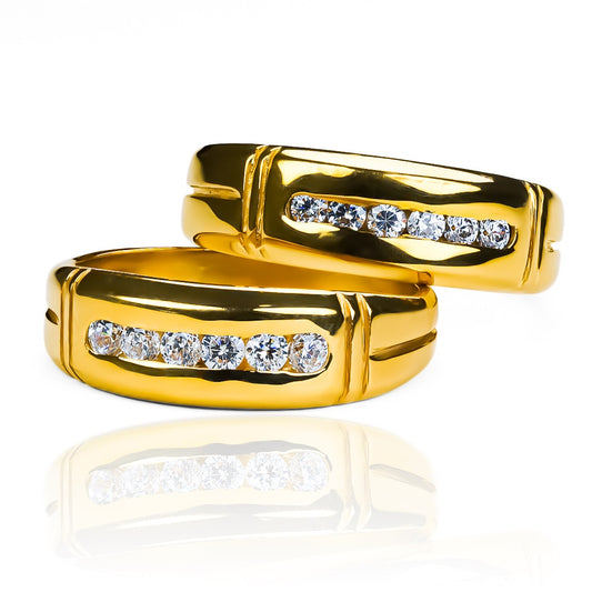 Argollas de matrimonio Rocío de la Mañana, elaboradas en oro 18k de Joyería Caracas, cada una viene con un certificado de calidad para garantizar su autenticidad.