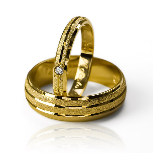 Argollas de matrimonio romantic twelve, fabricados en oro 18k de Joyería Caracas, vienen con un certificado de calidad y garantía.