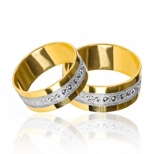 Argollas de matrimonio Target Love, elaboradas en oro 18k por Joyería Caracas, cada argolla viene con un certificado de calidad y garantía de por vida.