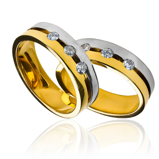 Argollas de matrimonio walking moon, elaborados en oro 18k de Joyería Caracas, cuenta con el certificado de calidad y garantía para toda la vida.