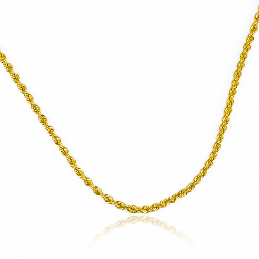 Cadena lazo m40 es una pieza exclusiva de Joyería Caracas. Confeccionada en oro 18k, esta cadena es una verdadera obra de arte que transmite elegancia y sofisticación. Además, cuenta con garantía de por vida.