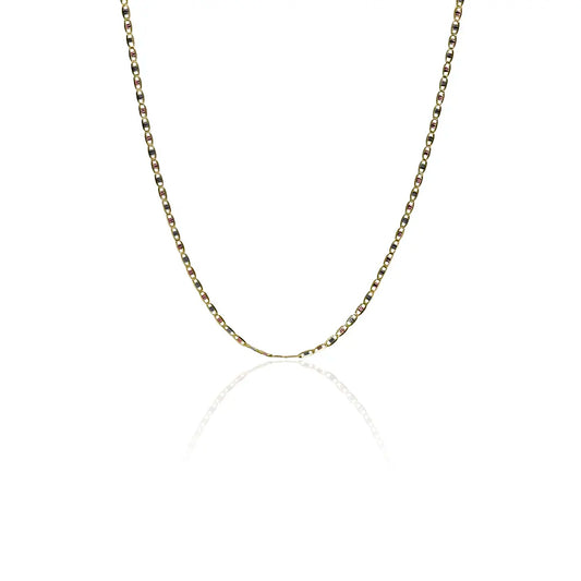 Cadena escalera de oro de 18k de la Joyería Caracas es un accesorio de lujo que elevará cualquier atuendo. Cuenta con garantía de por vida.