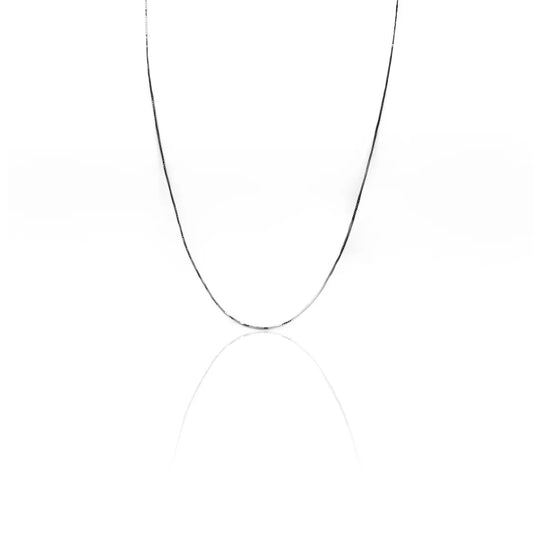 Cadena Venecia blanca de 40I. Fabricada con oro de 18 quilates y respaldada por nuestra garantía de por vida, hecho en Joyería Caracas.