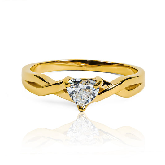 Anillo de compromiso Diamond Heart. Confeccionado con oro 18k de la más alta calidad y certificado de garantía para toda la vida en Joyería Caracas.