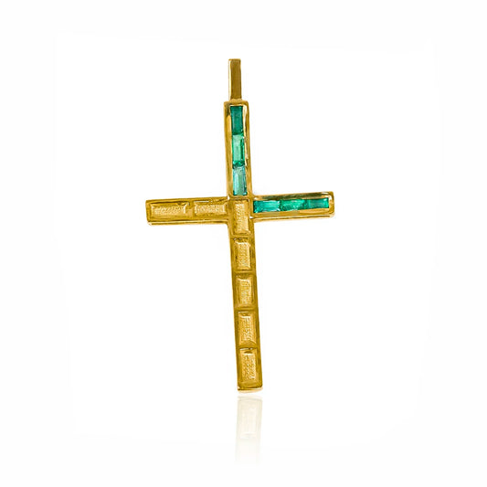 Dije Cruz Baguette Big (Emeralds), fabricado en oro 18k por Joyería Caracas, cuenta con certificado de calidad y garantía de por vida.