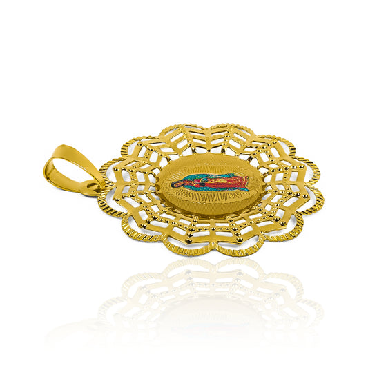 Dije Guadalupana color bigger I, elaborado en oro de 18 quilates por Joyería Caracas, cuenta con certificado de calidad y garantía de por vida.