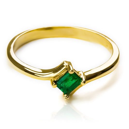 Anillo de compromiso dual love esmeralda. Confeccionado en Joyería Caracas con oro de 18 k y certificado de calidad y garantía de por vida.