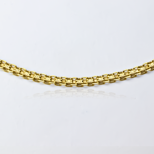 Cadena Bismarck E45 es una pieza elegante y sofisticada en oro de 18k. Con su diseño único y calidad de Joyería Caracas, esta cadena es perfecta para cualquier ocasión.