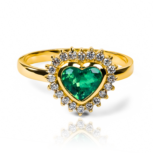 Anillo Emerald Heart ring, hecho de oro 18k con certificado de calidad y garantía de por vida, esta Joyería Caracas es una elección sofisticada y exclusiva para un momento tan especial.