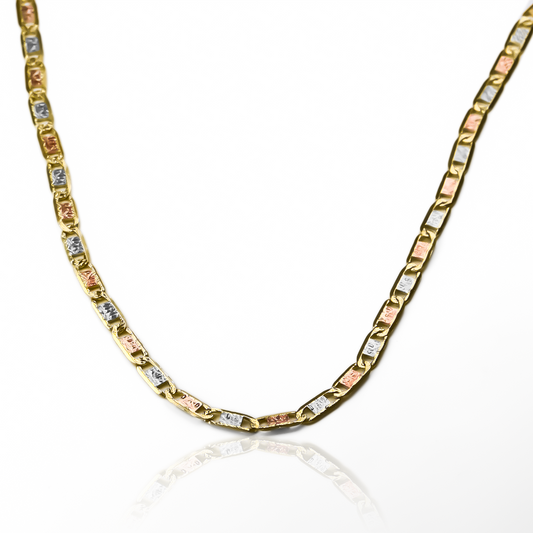 Cadena Escalera 3 Oros XL64 de la Joyería Caracas. Fabricada en oro de 18k, esta cadena es elegante y de alta calidad. Cuenta con garantía de por vida.