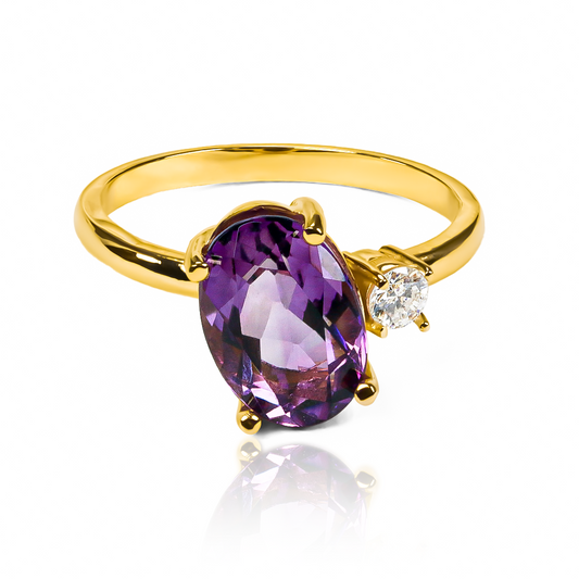 Anillo Purple Sky, hecho de oro 18k con certificado de calidad y garantía de por vida, esta Joyería Caracas es una elección sofisticada y exclusiva para un momento tan especial.