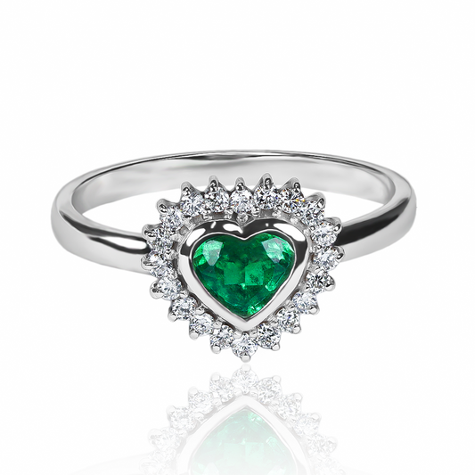 Anillo Emerald Heart ring II, hecho de oro 18k con certificado de calidad y garantía de por vida, esta Joyería Caracas es una elección sofisticada y exclusiva para un momento tan especial.