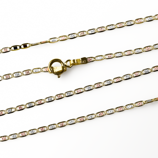 Cadena escalera de 3 oros E40 es una pieza impresionante de la Joyería Caracas. Hecha de oro de 18K, cuenta con garantía de por vida.