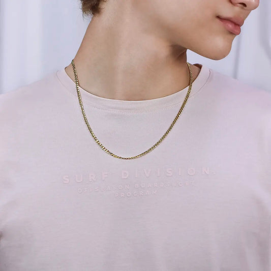 Cuello de hombre con cadena en tejido cubano de 45cm en oro amarillo de 18 quilates, cuenta con garantía de por vida.