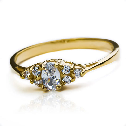 Anillo de compromiso de Joyería Caracas en oro 18k, este anillo es un símbolo de amor y compromiso. Además, viene con un certificado de calidad y garantía de por vida.