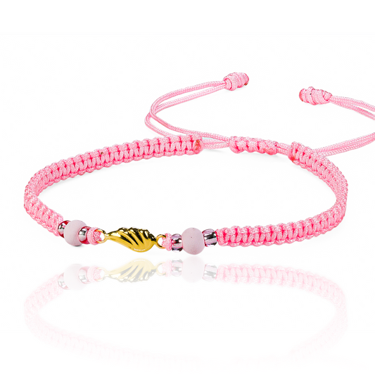 Pulsera Ala JT de Joyería Caracas, elaborada en oro 18k, cuenta con hilo coreano y bisutería de calidad. Con garantía de por vida y sin costo adicional.