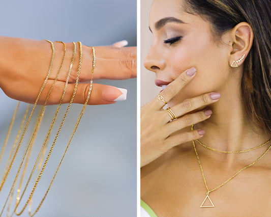 Imagen donde se ve una mano con diferentes cadenas de tejidos y una modelo usando cadenas con dijes en oro amarillo de 18 quilates.
