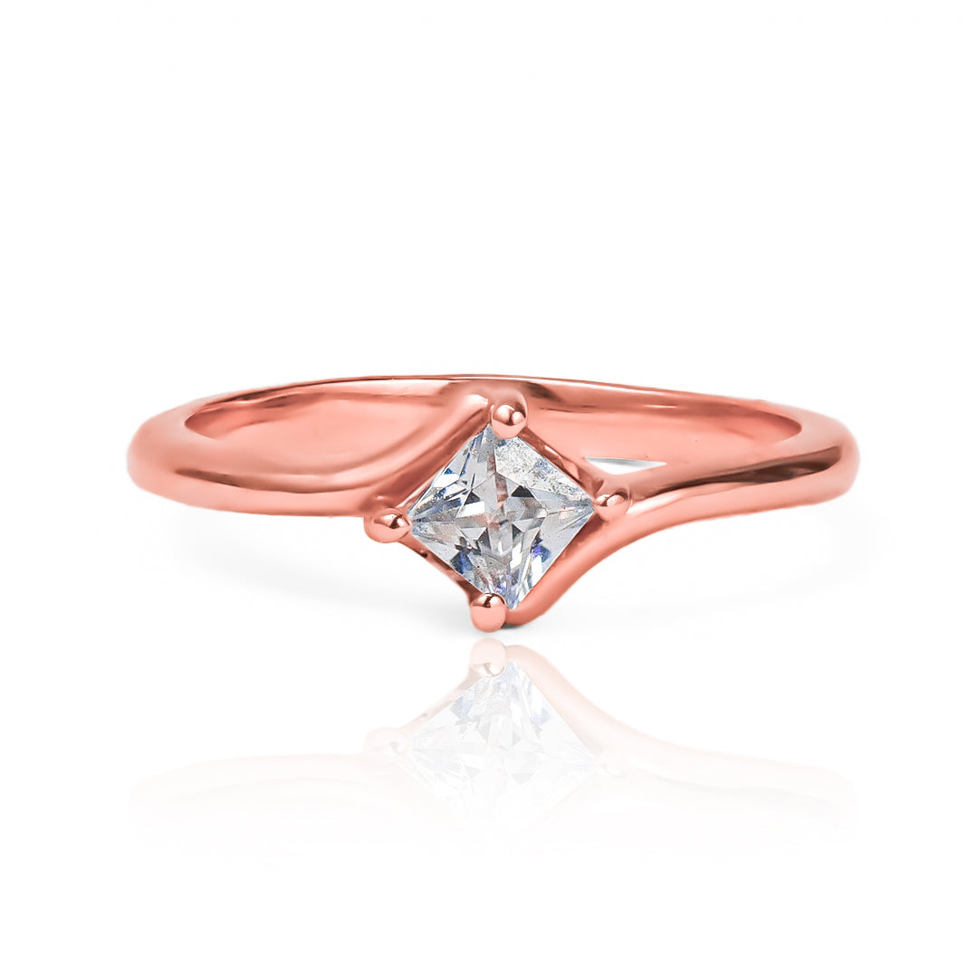 Anillo de compromiso dual love I es la elección perfecta para sellar tu amor, fabricado en Joyería Caracas en oro de 18k y viene con certificado de calidad y garantía de por vida.
