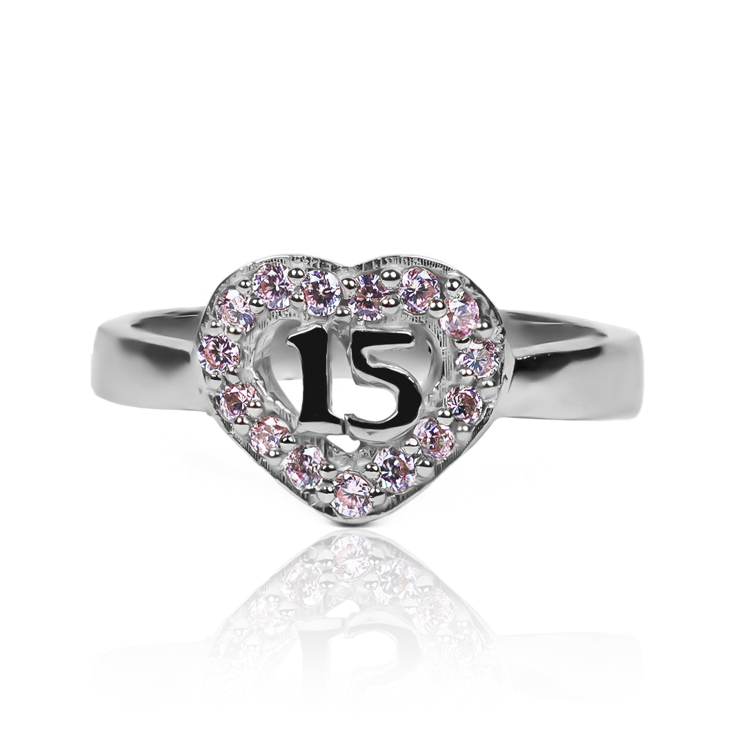 Anillo Heart15, fabricado en oro 18k por Joyería Caracas, cuenta con certificado de calidad y garantía de por vida.