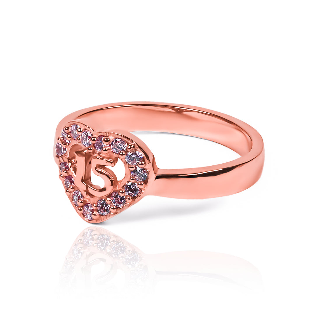 Anillo Heart15, fabricado en oro 18k por Joyería Caracas, cuenta con certificado de calidad y garantía de por vida.