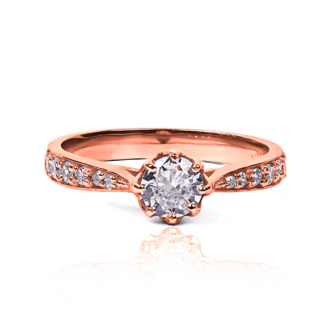 Anillo de compromiso Celestial, una verdadera joya de Joyería Caracas. Diseñado en oro 18k, cuenta con certificado de calidad y garantía de por vida.