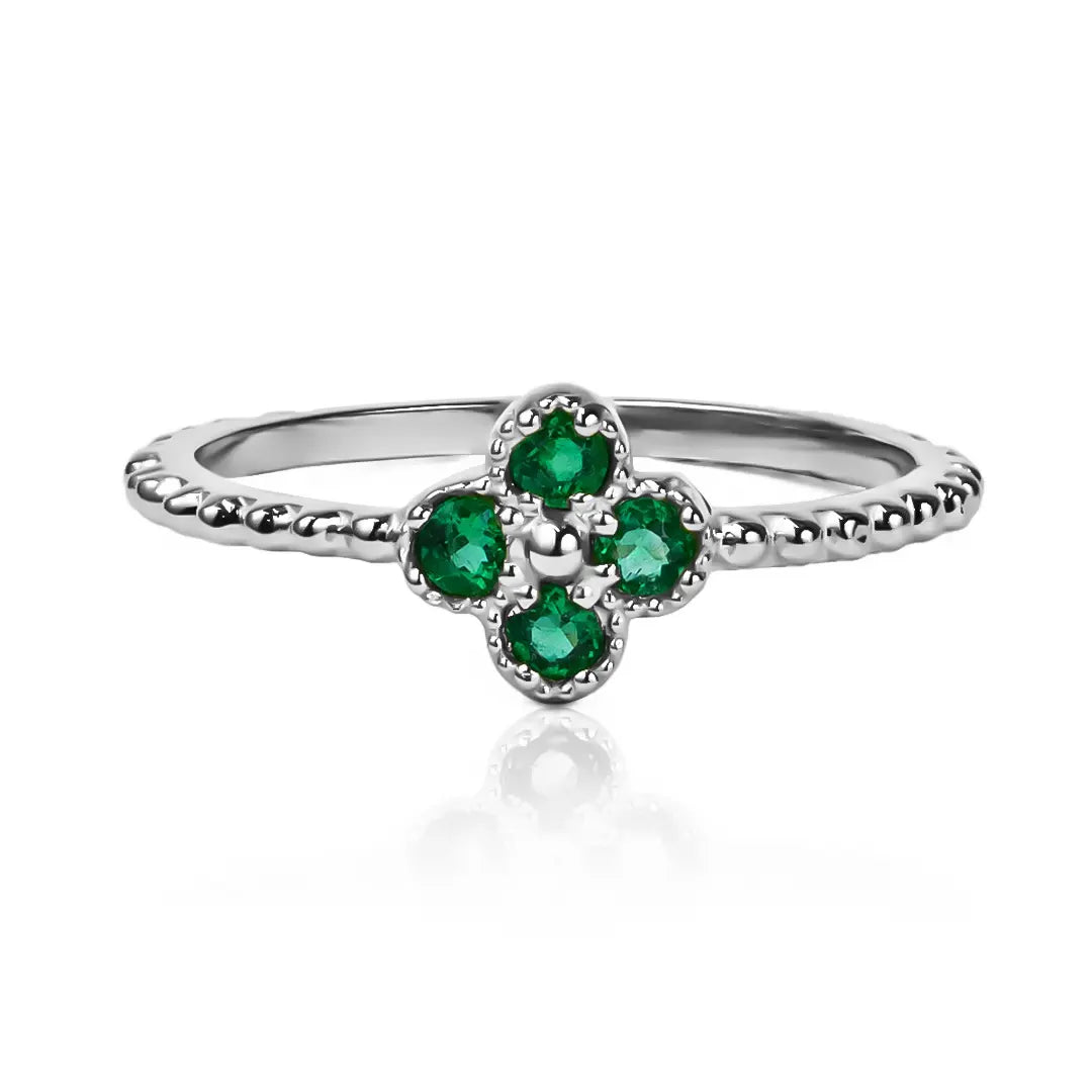Anillo Enchanted es una obra de arte fabricada en oro de 18k por la prestigiosa Joyería Caracas, cuenta con garantía de por vida. 