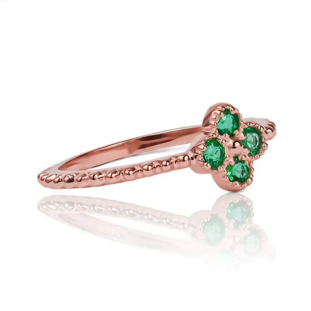Anillo Enchanted es una obra de arte fabricada en oro de 18k por la prestigiosa Joyería Caracas, cuenta con garantía de por vida. 
