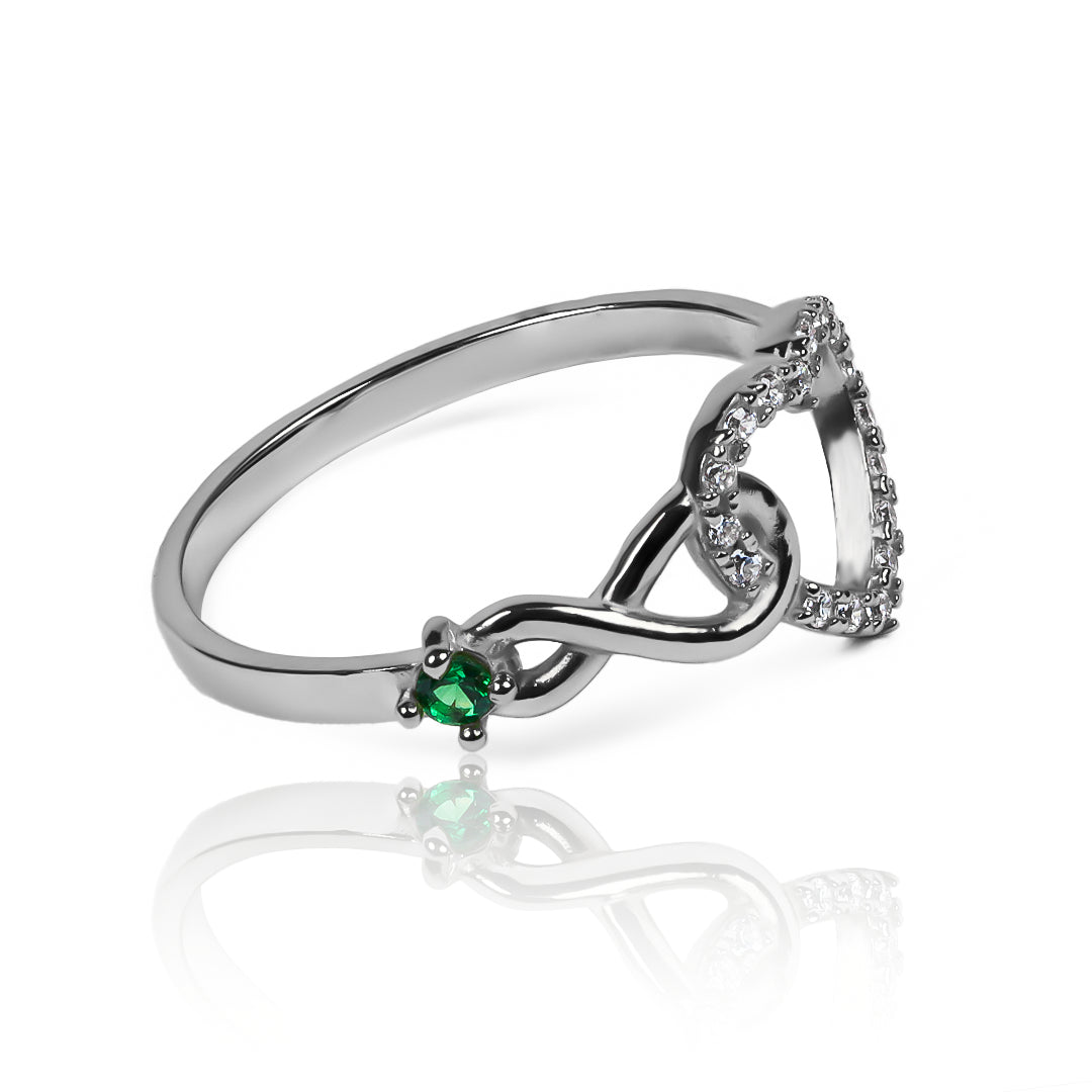 Anillo Infinity heart cristals, fabricado en Joyería Caracas y oro 18k de la más alta calidad. Además, viene con una garantía para toda la vida.