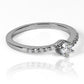 Anillo Deep Navy Moissanite 4.0mm. Fabricado en oro 18k por Joyería Caracas, cuenta con certificado con el más alto estándar de calidad y garantía de por vida.