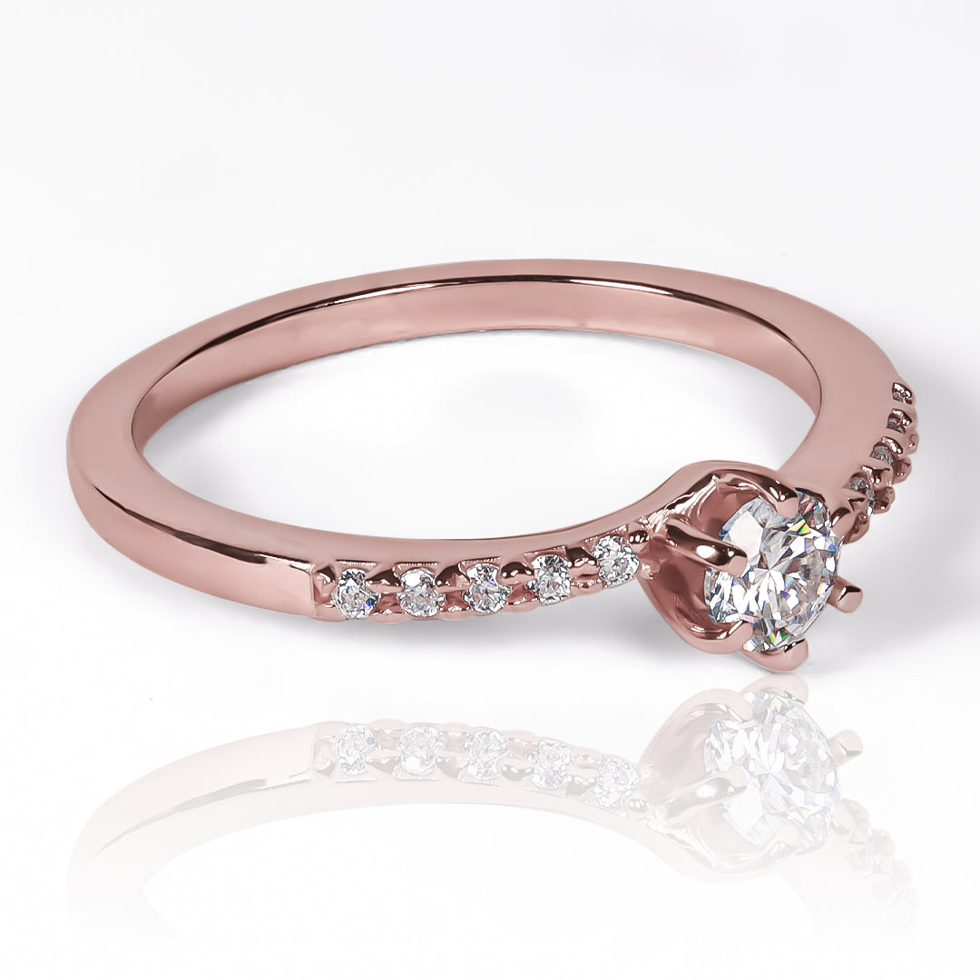 Anillo Deep Navy Moissanite 4.0mm. Fabricado en oro 18k por Joyería Caracas, cuenta con certificado con el más alto estándar de calidad y garantía de por vida.