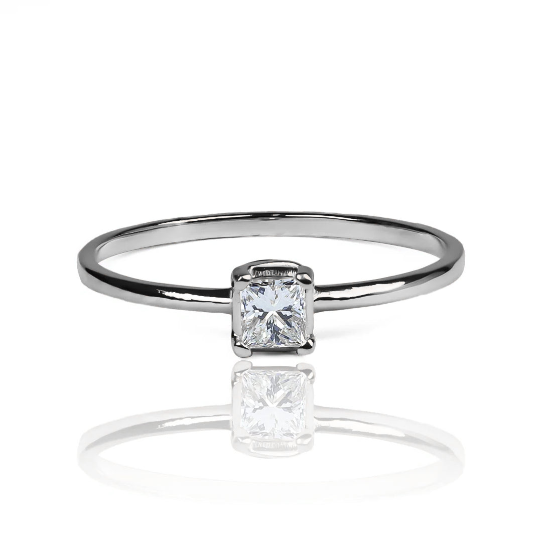 Anillo Silent Spin Cuadrado II Moissanita