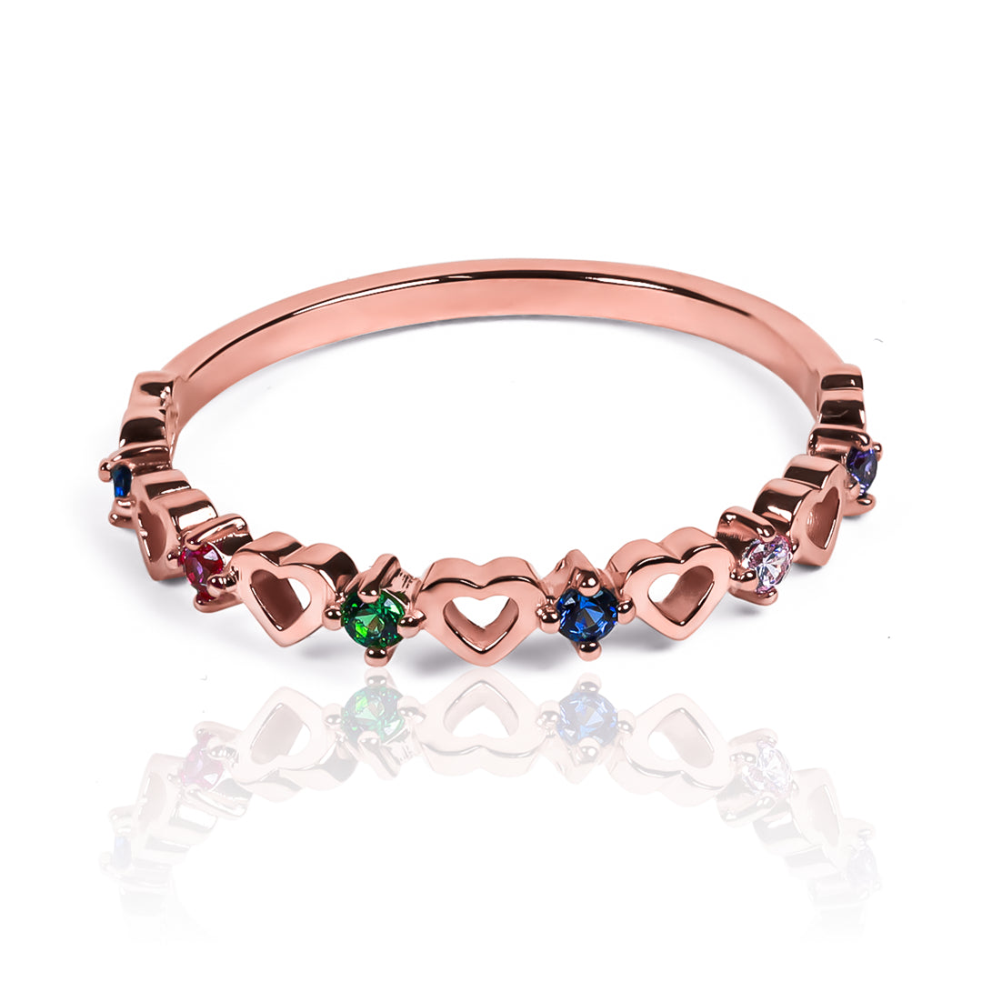 Anillo multicolor heart. Hecho de Joyería Caracas y fabricado en oro 18k, cuenta también con garantía para toda la vida.