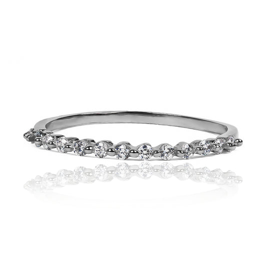 Anillo cristales seguidos JC. Fabricado con Joyería Caracas en oro 18k de alta calidad, garantizamos una pieza que te acompañará toda la vida.