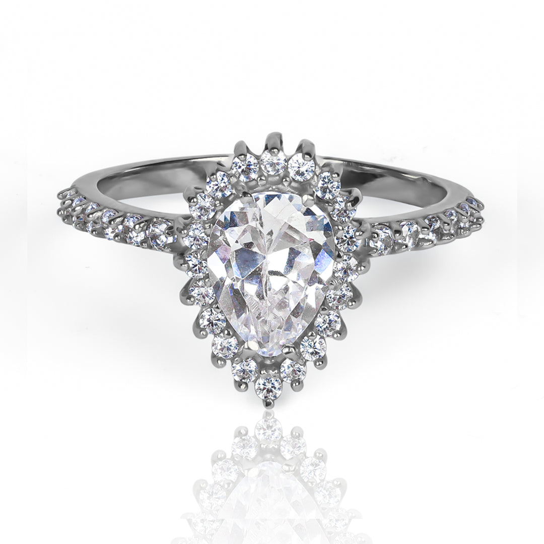 Anillo Crystal drop, una pieza única de Joyería Caracas en oro 18k con certificado y garantía de por vida.